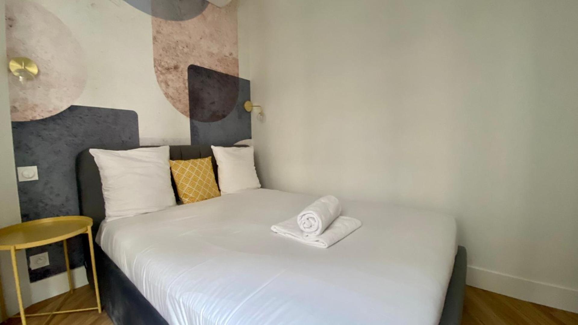 Appartement Lumineux Proche Saint-Lazare - 8P Paris Luaran gambar