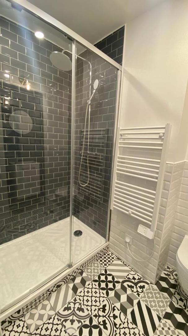 Appartement Lumineux Proche Saint-Lazare - 8P Paris Luaran gambar