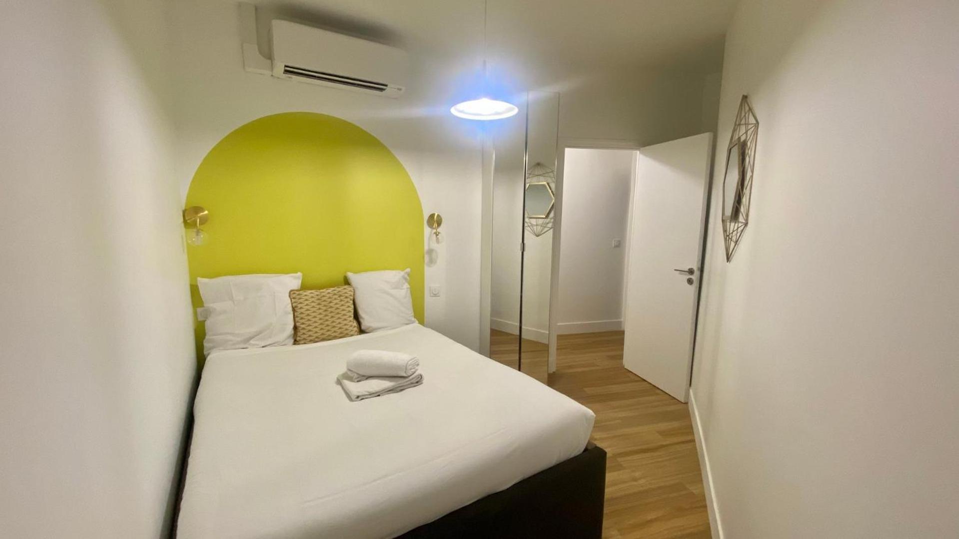 Appartement Lumineux Proche Saint-Lazare - 8P Paris Luaran gambar