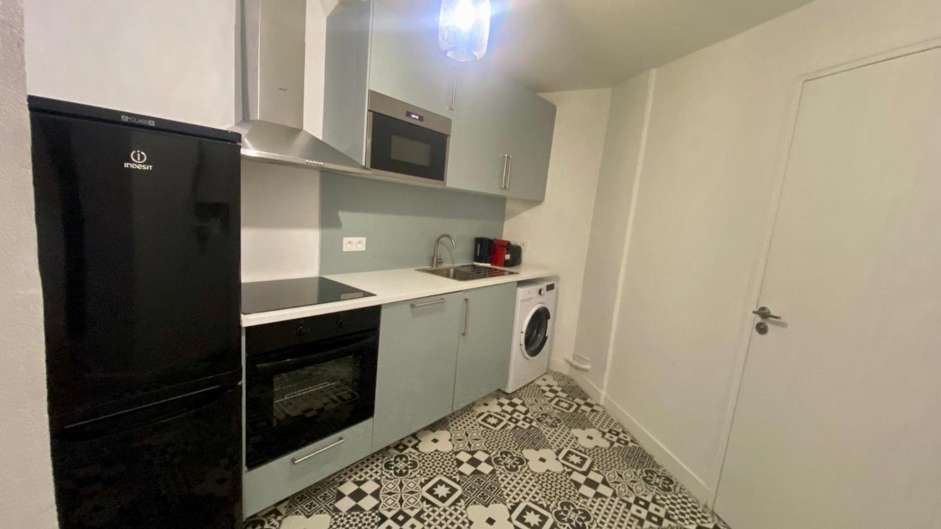 Appartement Lumineux Proche Saint-Lazare - 8P Paris Luaran gambar